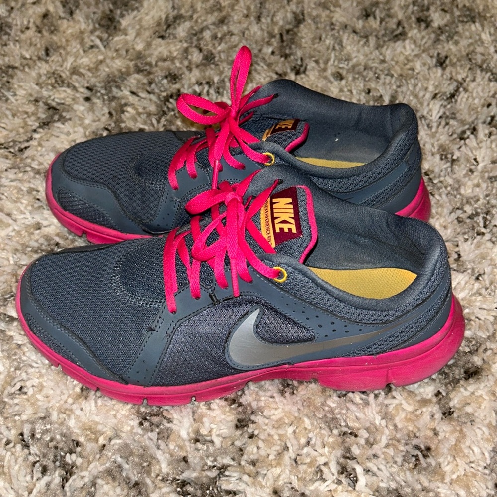 Nike Women’s Running Shoes Sneakers Flex Experience RN 2 in Pink